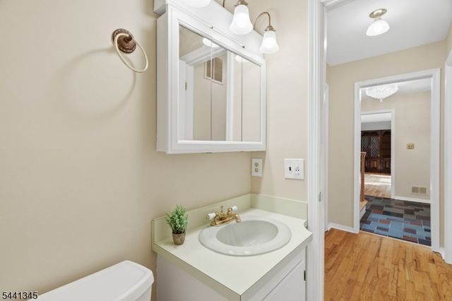 102 Robin Way, Readington Twp., NJ 08853