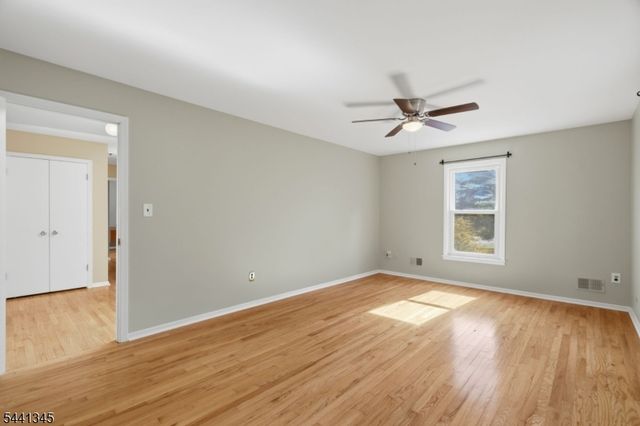 102 Robin Way, Readington Twp., NJ 08853