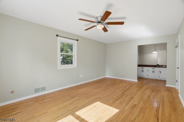 102 Robin Way, Readington Twp., NJ 08853