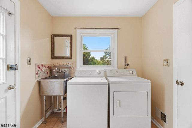 102 Robin Way, Readington Twp., NJ 08853