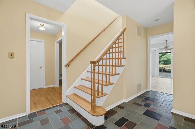 102 Robin Way, Readington Twp., NJ 08853