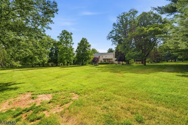 102 Robin Way, Readington Twp., NJ 08853