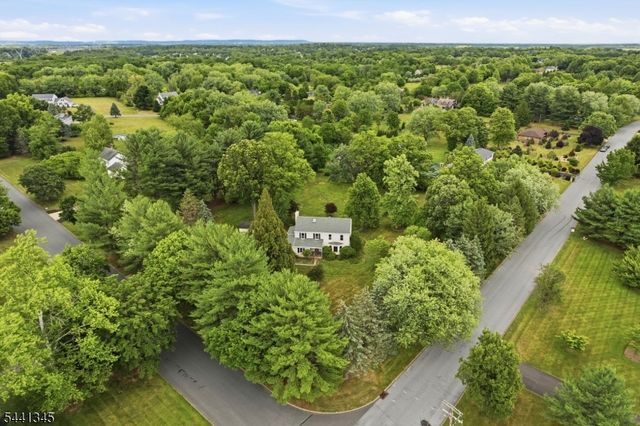102 Robin Way, Readington Twp., NJ 08853
