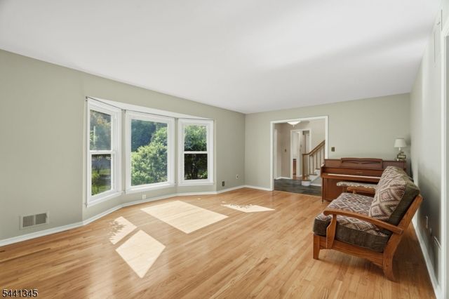 102 Robin Way, Readington Twp., NJ 08853