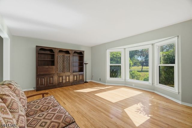102 Robin Way, Readington Twp., NJ 08853