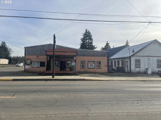 Ne MAIN St, Willamina, OR 97396