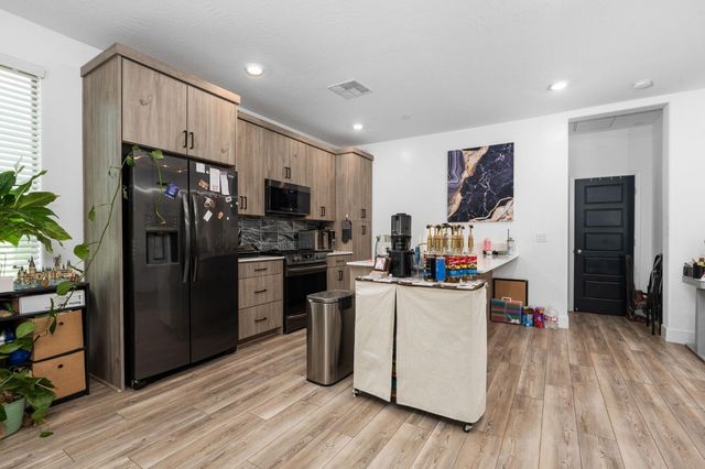 2739 E Tamarind Drive, Fresno, CA 93730