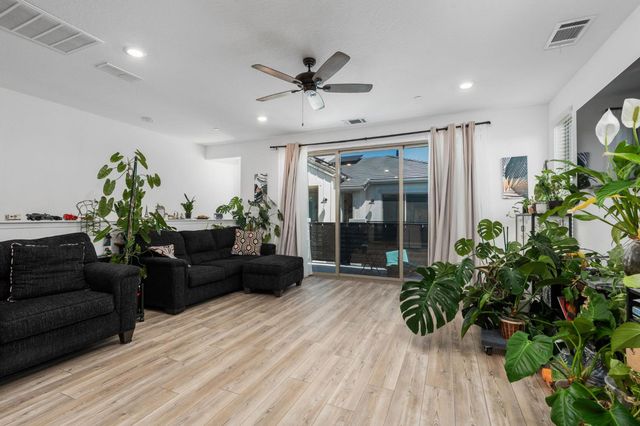 2739 E Tamarind Drive, Fresno, CA 93730