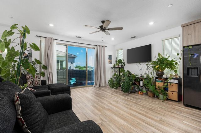 2739 E Tamarind Drive, Fresno, CA 93730