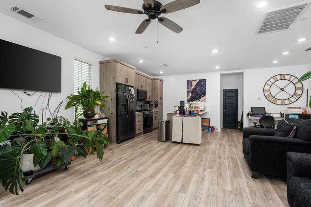 2739 E Tamarind Drive, Fresno, CA 93730