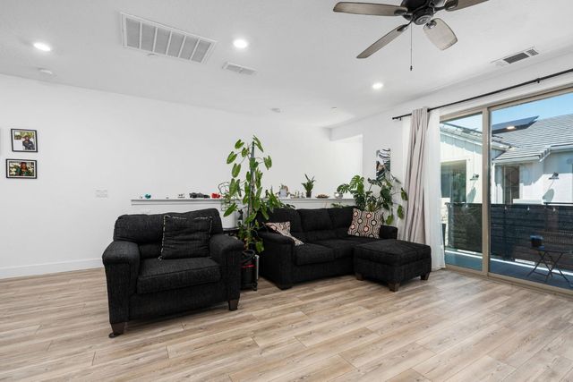 2739 E Tamarind Drive, Fresno, CA 93730