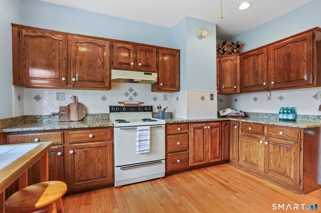 289 Old Mill Road, Fairfield, CT 06824