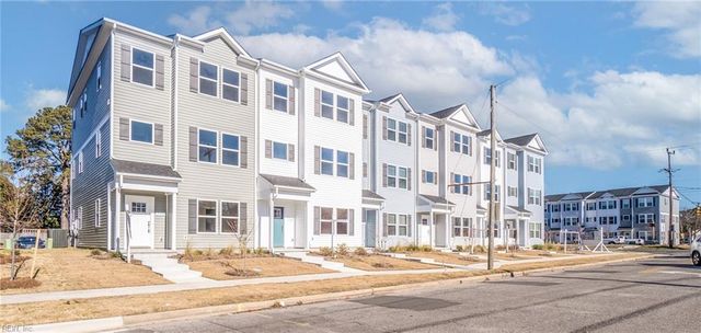 704 Fishermans RD, Norfolk, VA 23503