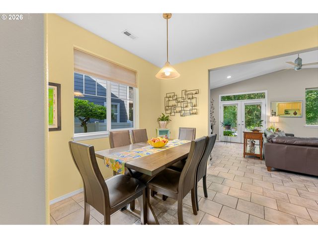 9239 Sw SWEEK Dr, Tualatin, OR 97062
