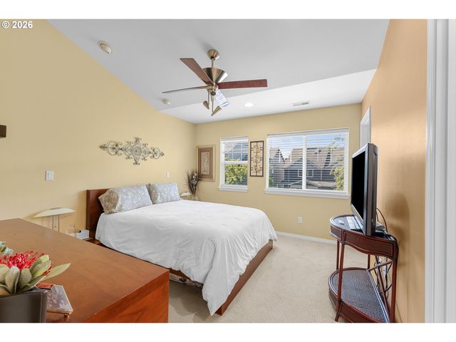 9239 Sw SWEEK Dr, Tualatin, OR 97062