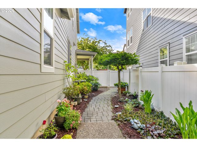 9239 Sw SWEEK Dr, Tualatin, OR 97062