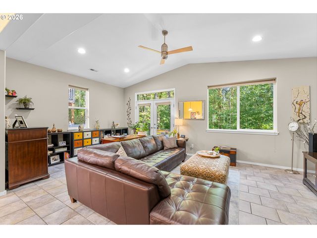 9239 Sw SWEEK Dr, Tualatin, OR 97062
