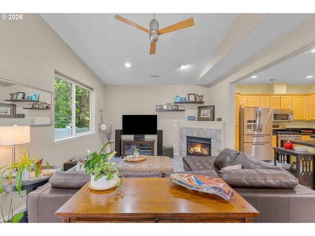 9239 Sw SWEEK Dr, Tualatin, OR 97062