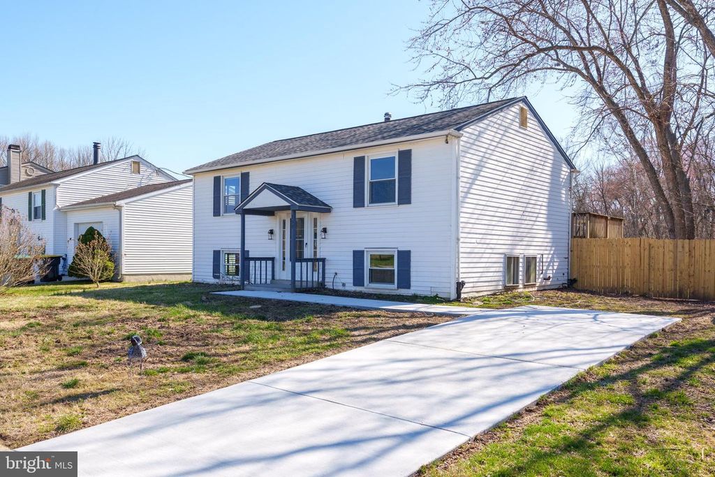 150 FAIRWAY RD, Newark, DE 19711