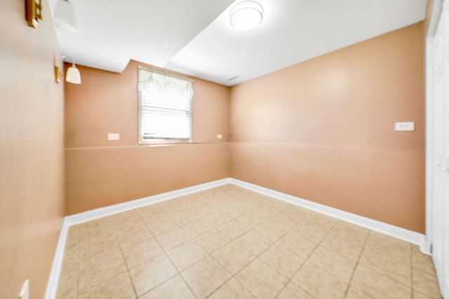 1447 W 84th Avenue, Merrillville, IN 46410