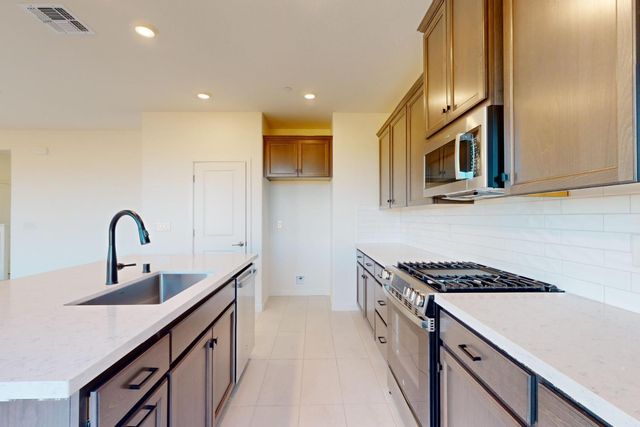 2986 Delegate Dr, Lincoln, CA 95648