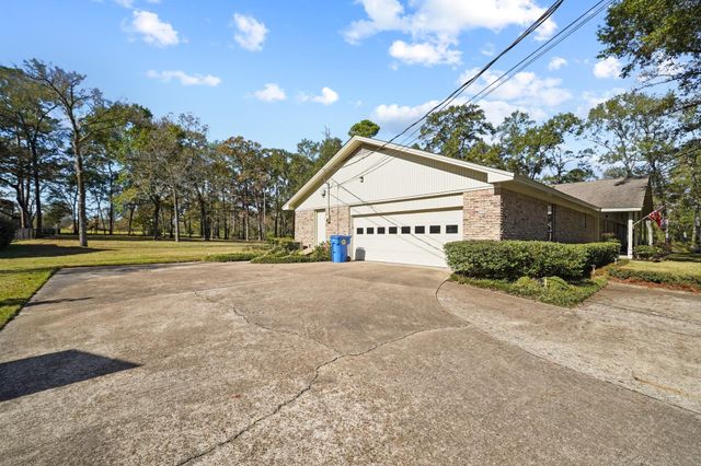 1204 Live Oak Lane, Lufkin, TX 75904