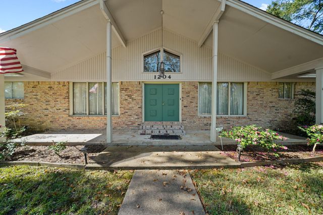 1204 Live Oak Lane, Lufkin, TX 75904