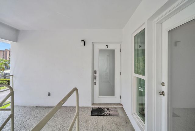 3213 Colony Club Road 4-e, Pompano Beach, FL 33062