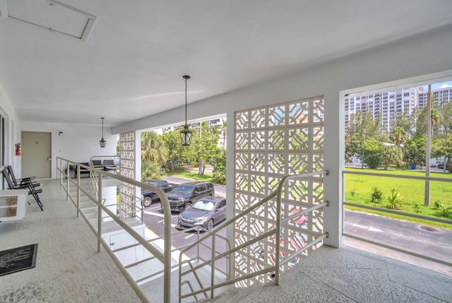 3213 Colony Club Road 4-e, Pompano Beach, FL 33062