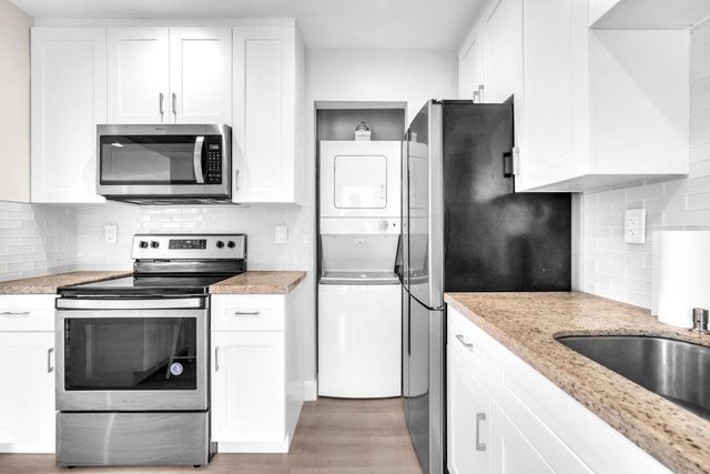 3213 Colony Club Road 4-e, Pompano Beach, FL 33062