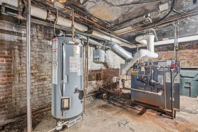 91 E Park St, Springfield, MA 01105