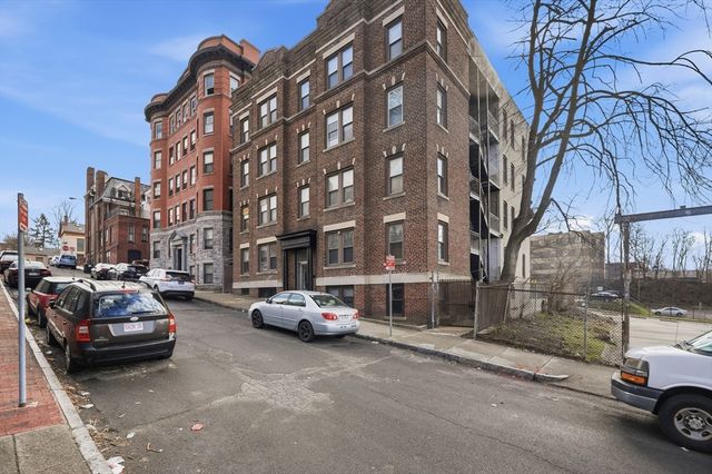 91 E Park St, Springfield, MA 01105