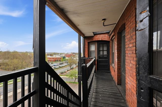 91 E Park St, Springfield, MA 01105
