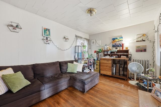 91 E Park St, Springfield, MA 01105
