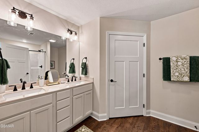 626 Snowflower Circle, Pigeon Forge, TN 37863