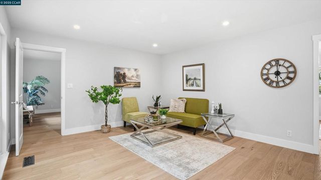 235 Appalachian Dr, Martinez, CA 94553