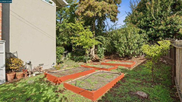 235 Appalachian Dr, Martinez, CA 94553