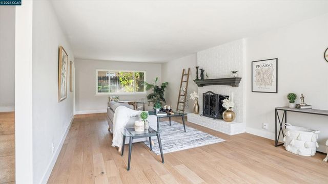 235 Appalachian Dr, Martinez, CA 94553