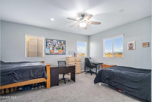 6100 W Ave K 10, Lancaster, CA 93536