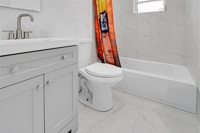 911 NW 142nd St, Miami, FL 33168