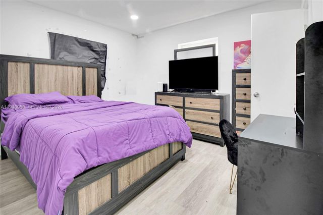 911 NW 142nd St, Miami, FL 33168