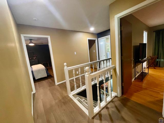 3310 SW Randolph AVE, Topeka, KS 66611