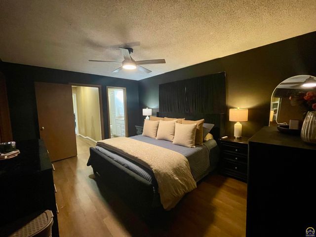 3310 SW Randolph AVE, Topeka, KS 66611