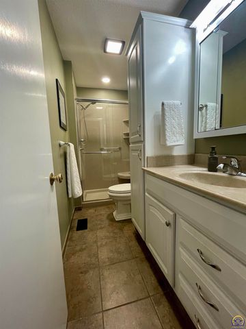 3310 SW Randolph AVE, Topeka, KS 66611
