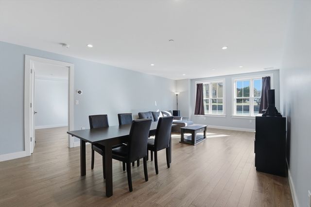 9 Independence Ave 102, Braintree, MA 02184