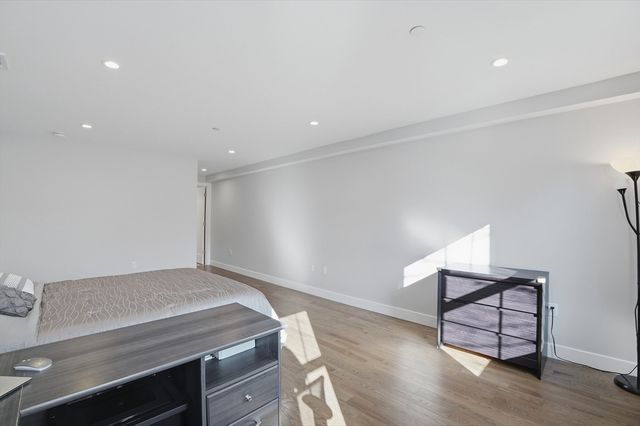 9 Independence Ave 102, Braintree, MA 02184