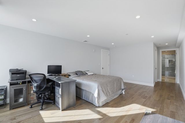 9 Independence Ave 102, Braintree, MA 02184