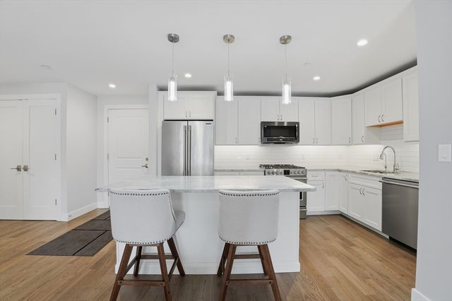 9 Independence Ave 102, Braintree, MA 02184