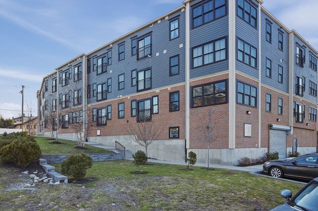 9 Independence Ave 102, Braintree, MA 02184