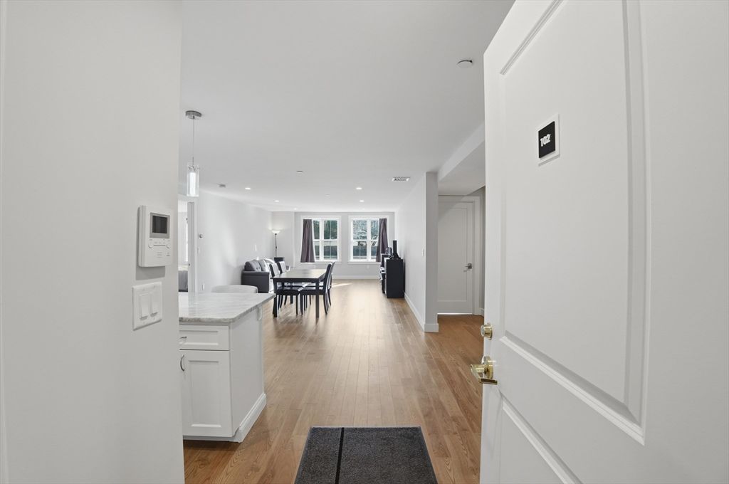 9 Independence Ave 102, Braintree, MA 02184